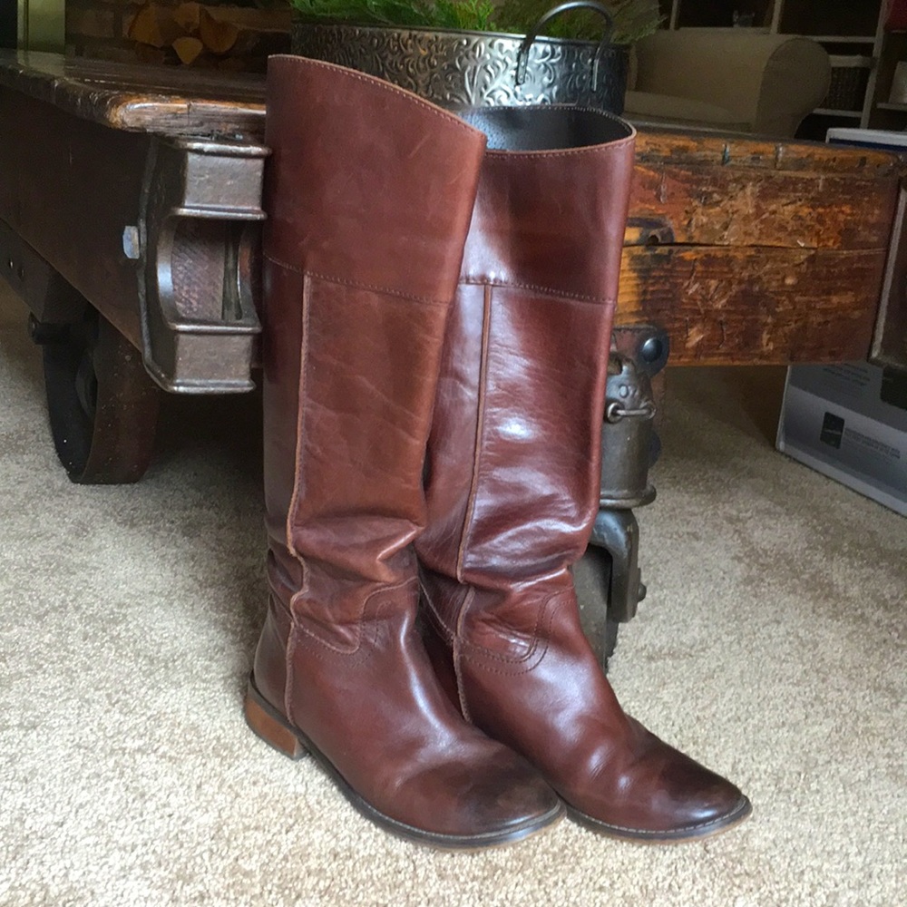 Riding style leather brown boots